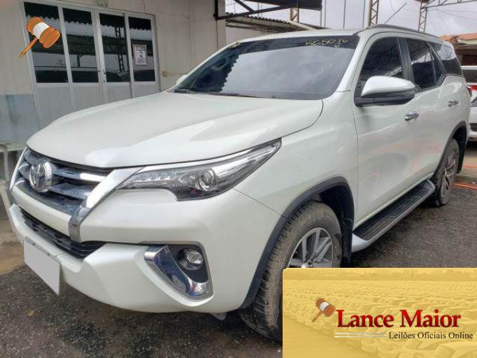 TOYOTA HILUX SW4 19/19